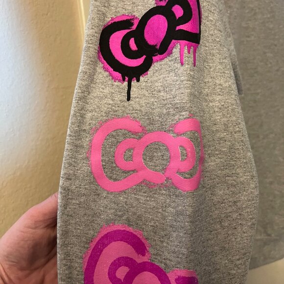 Hello Kitty Graphic Crewneck Sweatshirt - Gray with Pink & Black - Medium - Picture 3 of 3